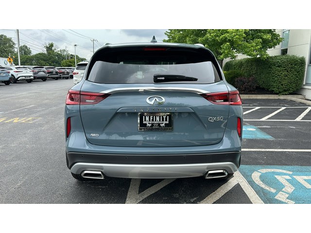 2024 Infiniti QX50 Luxe AWD photo 4