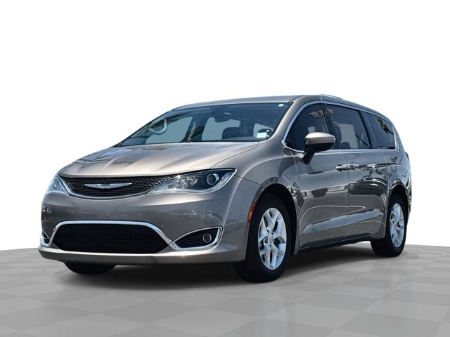 2017 Chrysler Pacifica Touring Plus Touring Plus FWD Regular Unleaded V-6 3.6 L/220 [0]