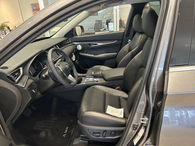 2025 Infiniti QX50 Luxe photo 10
