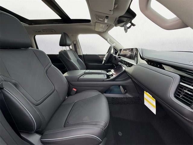 2025 Infiniti QX80 Luxe photo 10