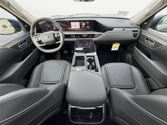 2025 Infiniti QX80 Luxe photo 6