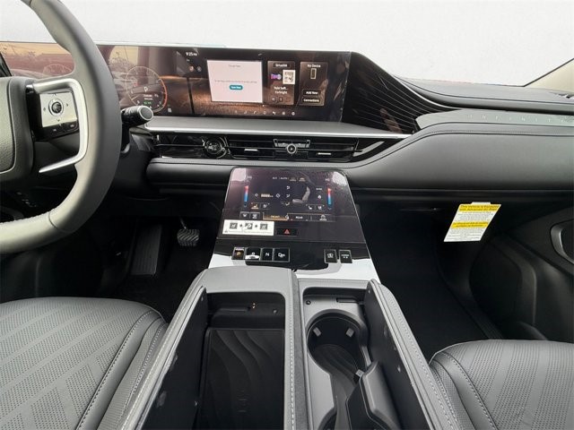 2025 Infiniti QX80 Luxe photo 8