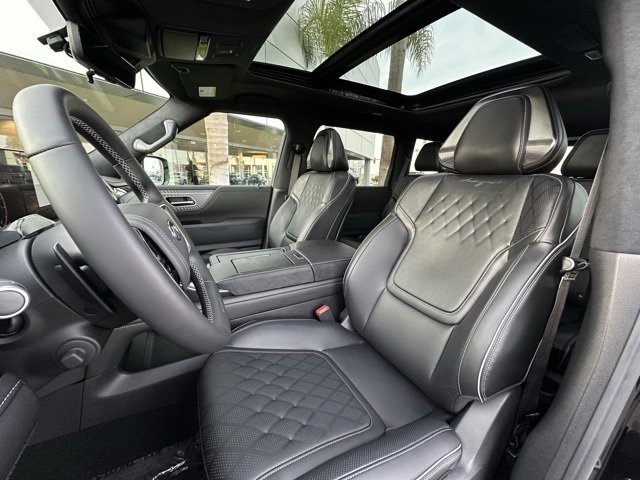 2025 Infiniti QX80 photo 17