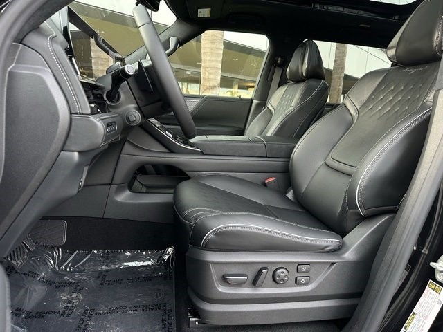 2025 Infiniti QX80 photo 18