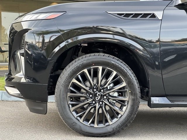 2025 Infiniti QX80 photo 2