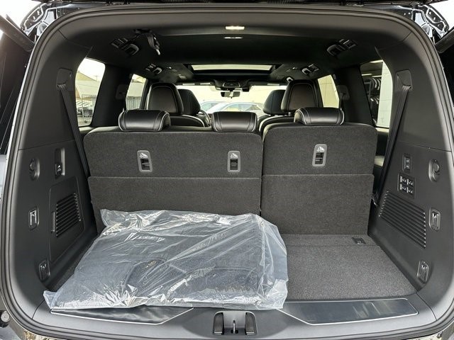 2025 Infiniti QX80 photo 26