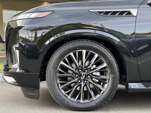 2025 Infiniti QX80 photo 3