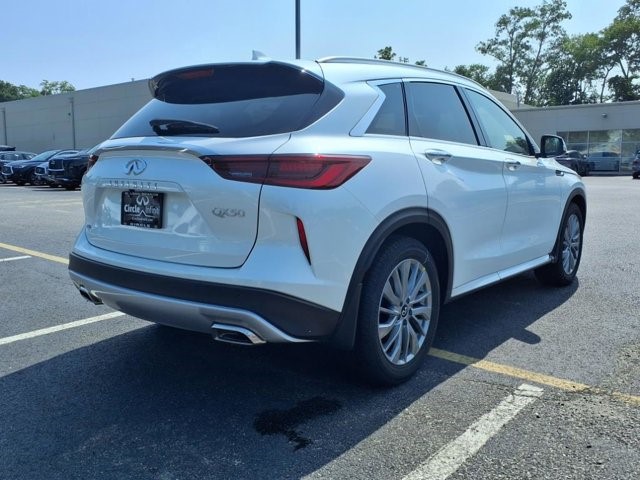 2025 Infiniti QX50 Luxe photo 5