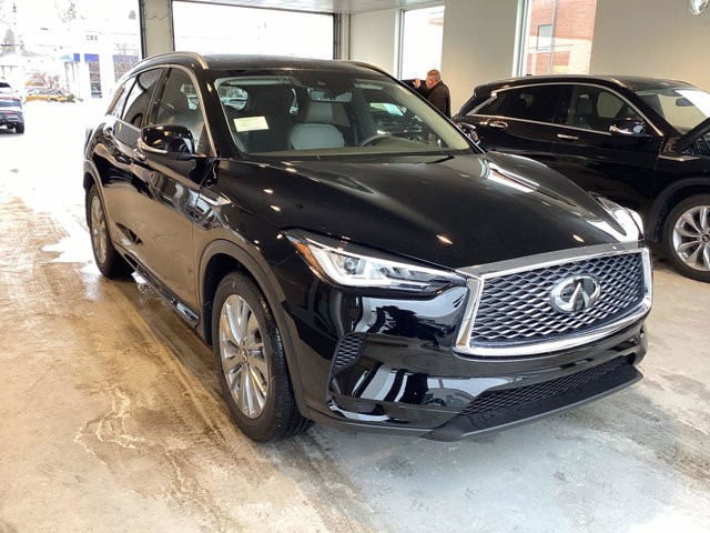 2025 Infiniti QX50 Luxe photo 3