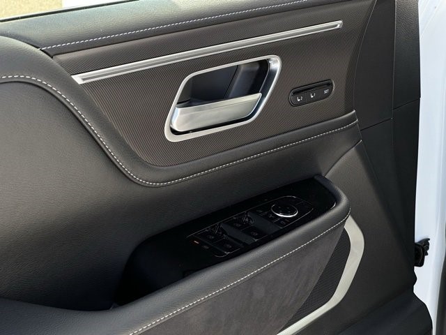 2025 Infiniti QX80 Luxe photo 18