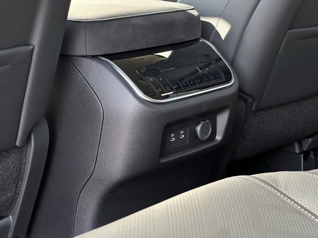 2025 Infiniti QX80 Luxe photo 23