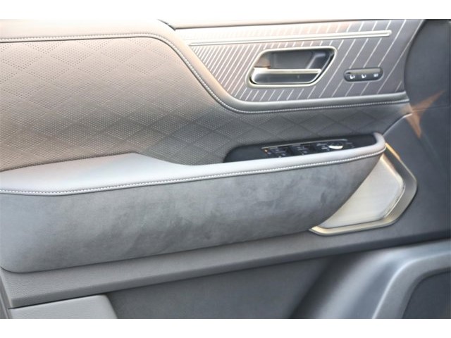 2025 Infiniti QX80 photo 19
