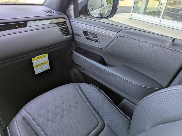 2025 Infiniti QX80 photo 15