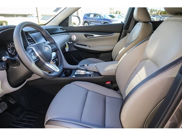 2025 Infiniti QX50 Luxe photo 18