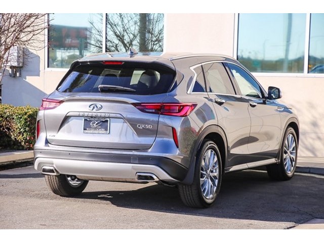 2025 Infiniti QX50 Luxe photo 6