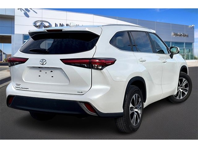 Used 2023 Toyota Highlander XLE with VIN 5TDKDRAH0PS008600 for sale in El Paso, TX