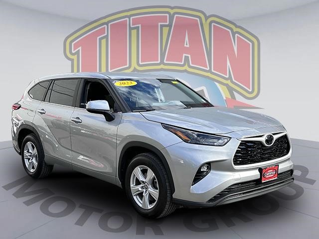 2023 Toyota Highlander LE [9]