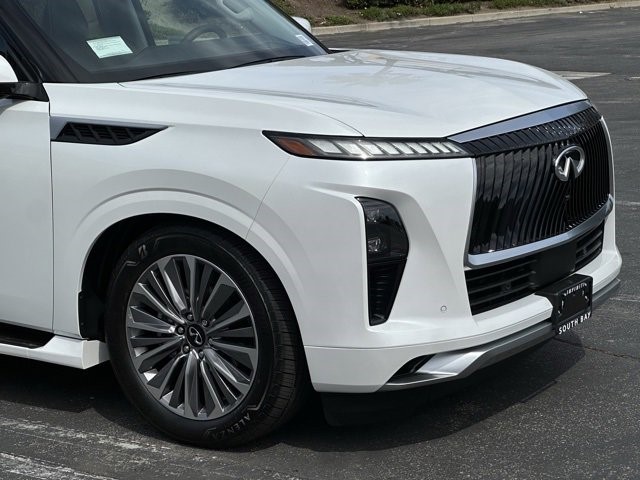 2025 Infiniti QX80 Luxe photo 11