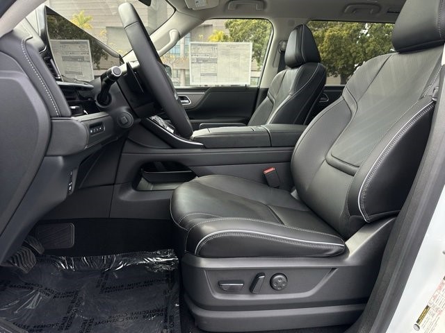2025 Infiniti QX80 Luxe photo 17