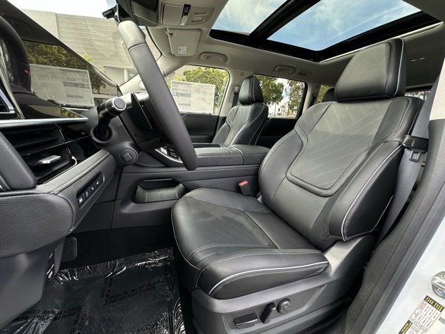 2025 Infiniti QX80 Luxe photo 18