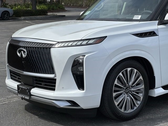 2025 Infiniti QX80 Luxe photo 2