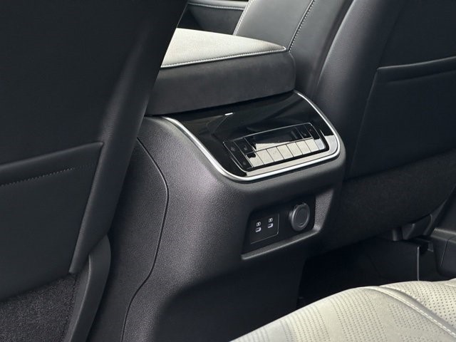 2025 Infiniti QX80 Luxe photo 20