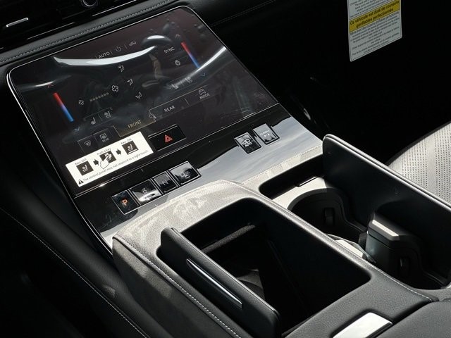 2025 Infiniti QX80 Luxe photo 32