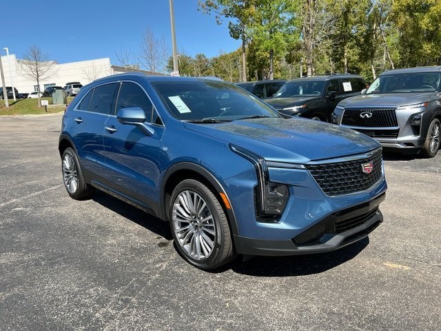 2025 Cadillac XT4 FWD Premium Luxury FWD 4dr Premium Luxury Turbocharged Gas I4 2.0L/122 [0]