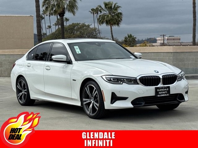 2022 BMW 3 Series 330e 330e Plug-In Hybrid North America Intercooled Turbo Gas/Electric I-4 2.0 L/122 [1]