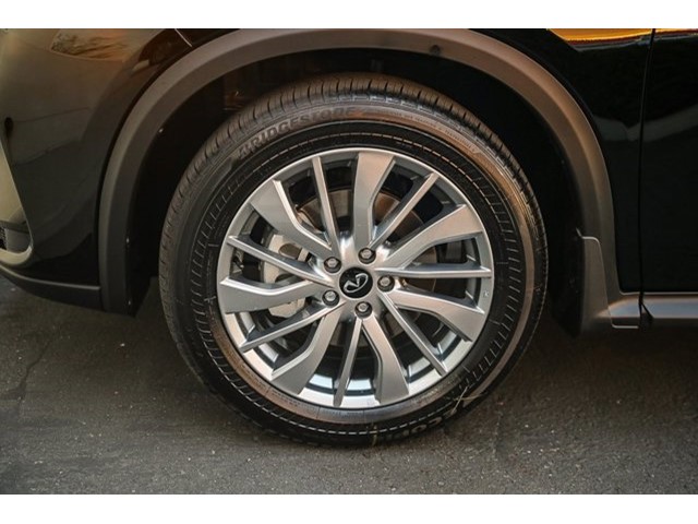 2025 Infiniti QX50 PURE photo 10