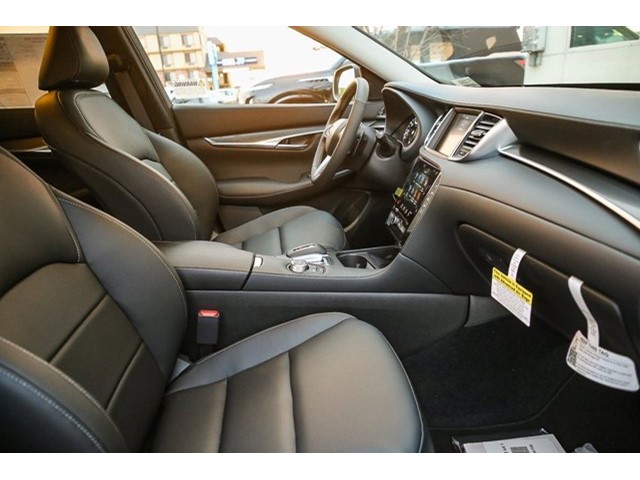 2025 Infiniti QX50 PURE photo 16