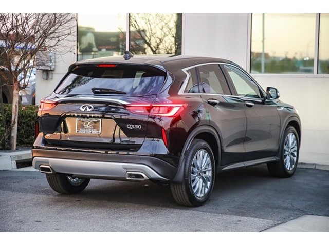 2025 Infiniti QX50 PURE photo 6