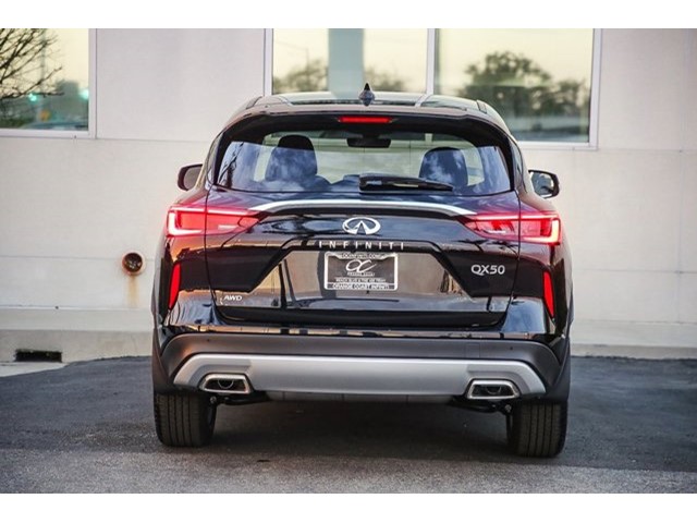 2025 Infiniti QX50 PURE photo 7
