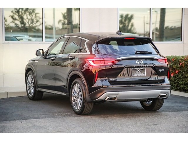 2025 Infiniti QX50 PURE photo 8