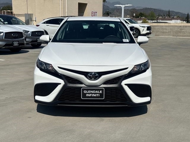 Used 2022 Toyota Camry SE with VIN 4T1G11AKXNU055391 for sale in Glendale, CA