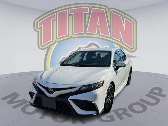 2022 Toyota Camry SE AWD [2]