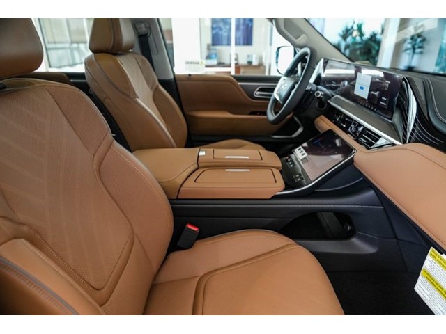 2025 Infiniti QX80 Luxe photo 14