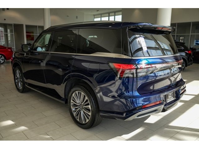 2025 Infiniti QX80 Luxe photo 4