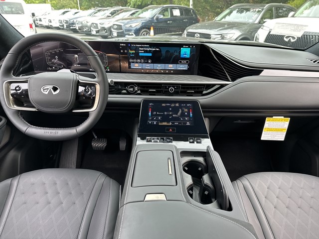 2025 Infiniti QX80 photo 11