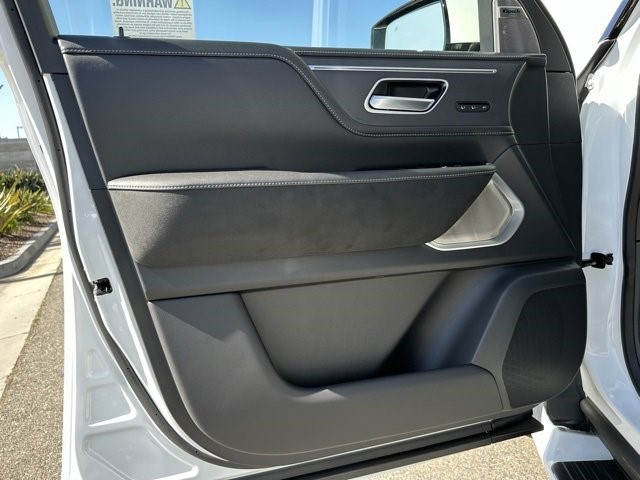2025 Infiniti QX80 Sensory photo 13