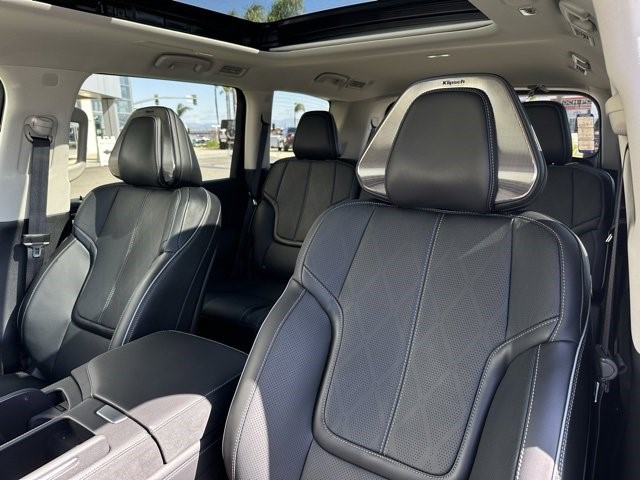 2025 Infiniti QX80 Sensory photo 17