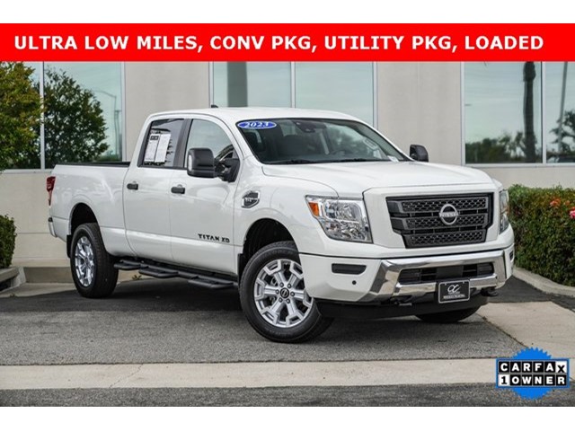 2023 Nissan Titan XD SV 4x4 Crew Cab SV Premium Unleaded V-8 5.6 L/339 [0]