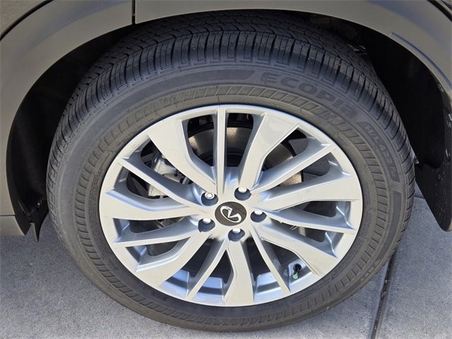 2025 Infiniti QX50 Luxe AWD photo 10