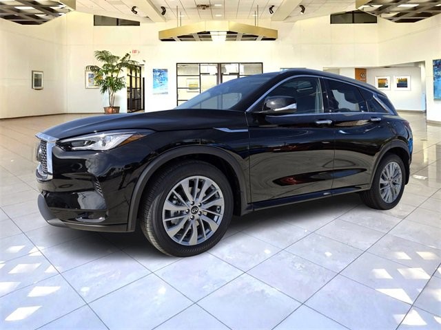 2025 Infiniti QX50 Luxe AWD photo 3