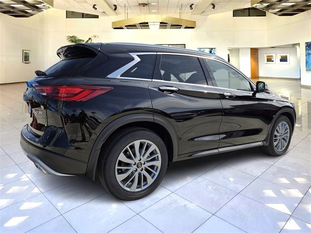 2025 Infiniti QX50 Luxe AWD photo 7