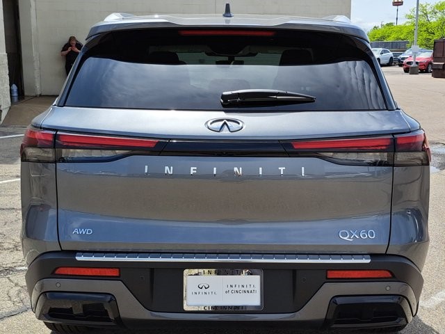 2025 Infiniti QX60 Luxe photo 3