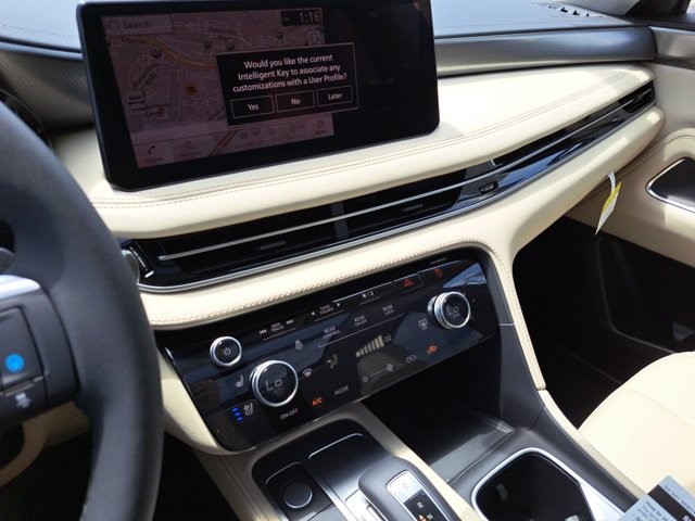 2025 Infiniti QX60 Luxe photo 8