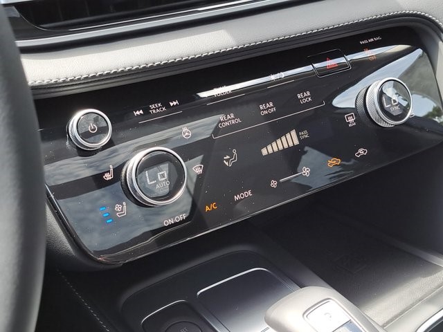 2025 Infiniti QX60 Luxe photo 10