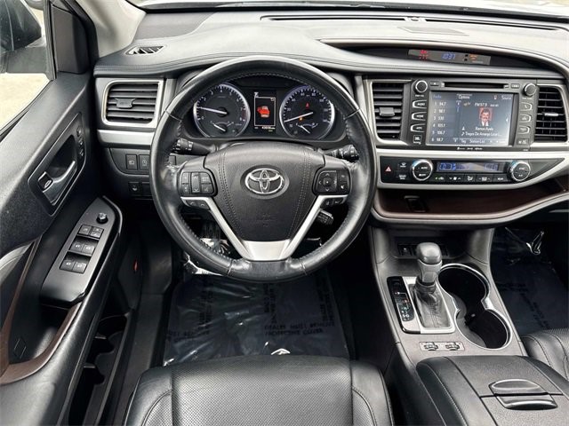 2018 Toyota Highlander Limited photo 10