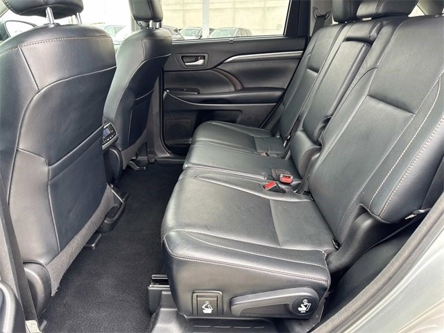 2018 Toyota Highlander Limited photo 12